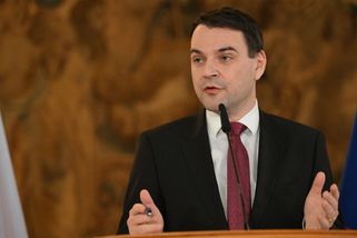 Macinka i přes skandál jede osobně podpořit Orbána...