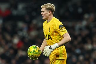 Teď už je to na tobě! Kinský musí do branky, Tottenham nemá jinou variantu