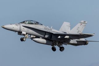 Američané si v Rudém moři omylem sestřelili vlastní piloty - Novinky