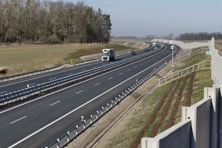 Varianta za přetíženou D1? Kratší spojka Prahy s Ostravou rekordně roste - Seznam Zprávy