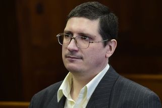 Zničili mi Vánoce, stěžoval si u soudu doživotně odsouzený vrah, když dostal na celu dalšího vraha. A vyhrál - Novinky