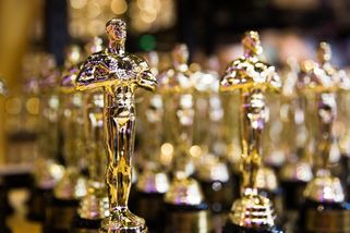 Týden do Oscarů a příběh se zamotává. Favorité jsou najednou dva