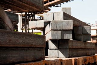 V Česku se loni vyrobilo 2,4 milionu tun surové oceli, nadále dosud nejnižší množství - Novinky