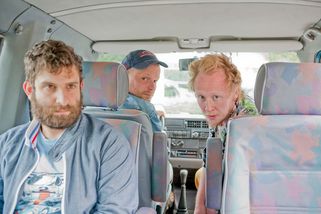 Netflix válcuje bláznivá česká komedie s Kozubem. Podle některých diváků je to oddechovka, podle jiných totální úlet