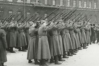 Hrůzné činy sovětských vojáků během osvobozování - Médium.cz