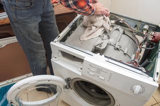 Francie zakáže staré pračky bez filtrů: Česko a EU asi taky, bude vaše stará pračka legální?