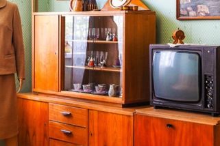 Kvíz: Bydlení za socíku. Králíkárny hrály prim a domácnosti byly jako přes kopírák