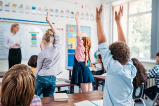 České žáky čekají zvýšené nároky v jazycích a v matematice