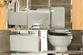 Babičky sypaly do toalety mouku – měly