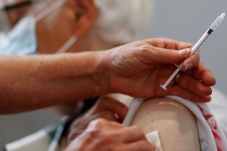 Sedmdesát procent lidstva potřebuje 11 miliard dávek - Novinky