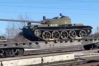 Putin přišel o stovky tanků. Rusko vytahuje ze skladů stroje z éry Stalina - Seznam Zprávy