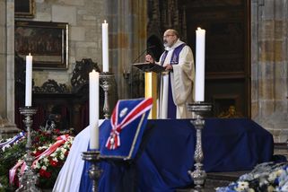 Vrátil lidovosti důstojnost. Rodina, politici a další se rozloučili s Karlem Schwarzenbergem - Novinky