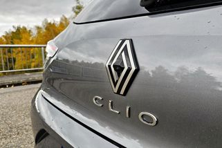 Nejprodávanější auto Evropy končí se spalovacím motorem. Nový Renault Clio bude už jen hybridní, ukáže se v září