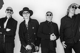 Superskupina Beat oživí King Crimson. Přijede s ní i kytarový mág Steve Vai