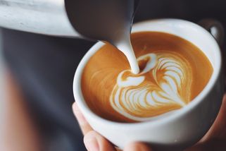 Brusel opět zachraňuje planetu... z vaší peněženky - Médium.cz