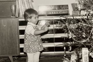 Pamatujete na Vánoce za socíku? Fronty na stromečky, v televizi Tři oříšky pro Popelku a uhelné prázdniny a to není vše!