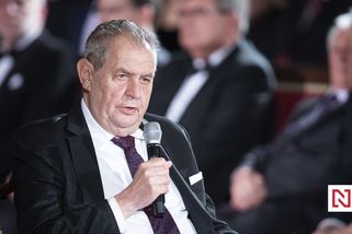 Devět manipulací a lží za hodinu. Fact check prezidenta Zemana v rozhovoru pro Blesk