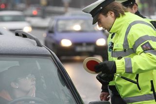 Kdo má auto, bude mít ZÁKAZ 1 den v týdnu řídit. Kdy to začne platit? Všechny podrobnosti jsme pro vás zjistili