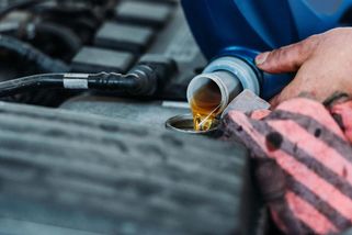 Olej do motoru: Závodní specifikace je spíš ke škodě než k užitku - Portál řidiče