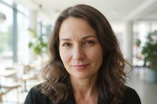 V 50 neviditelná? Lovci mladších partnerek jsou pro zralé ženy jen k smíchu - Médium.cz