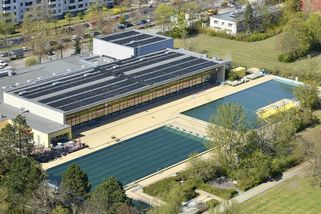 Skupina 20 mladých lidí zmlátila na berlínském koupališti dva bratry - Novinky