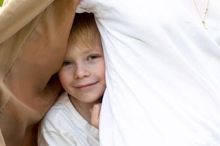 ŽENA-IN - Manžel chce poslat syna na tábor, na který nechce. Asi se s ním před odjezdem schovám, plánuje Dana