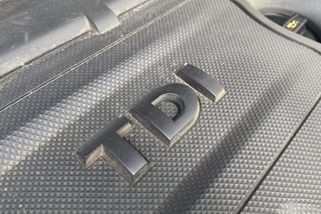 Kdo si pořídil elektromobil, brzy zaplatí jako mourovatý. Známe seznam nových poplatků