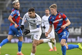 Pěšky domů a bez bot! Fanoušci Viktorie Plzeň po ostudě na Slovácku zuří