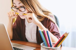 Najdete ve větě 3 pravopisné chyby do 5 sekund? Kdo to nezvládne, je ostuda - Médium.cz