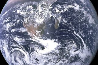 Lidstvo už odčerpalo tolik podzemní vody, že to změnilo sklon Země, tvrdí vědci - Novinky