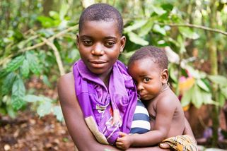Drsná iniciace nezřídka končící i smrtí. Gabon, bwiti a unikátní synkretismus - Médium.cz