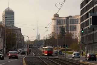 Hotel Don Giovanni. Vzpomínka na „devadesátky“, kdy bylo všechno dovoleno | EARCH.cz
