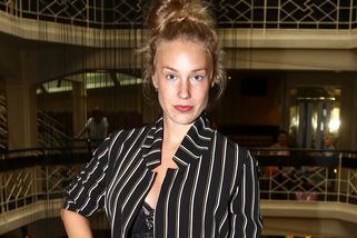 Nedali jsme to! Herečka Aneta Krejčíková přiznala rozchod. S otcem svých dětí není už přes rok - Super.cz