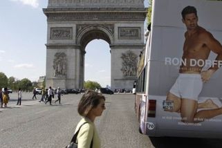 prahain.cz/doprava/cech-prekrocil-ve-francii-rychlost-z-vyse-pokuty-omdlel-24610.html