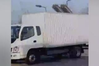 Video: Severokorejci dodali Rusům raketomety maskované jako civilní auta - Seznam Zprávy