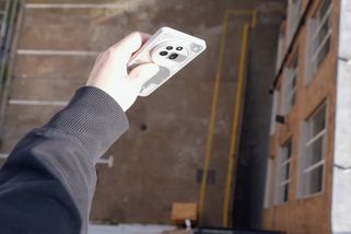 MWC 2026: Musí zničit 10 000 mobilů, než vůbec jeden prodají