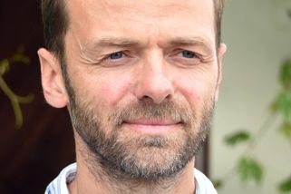 „Dětem jsme to řekli. Maminkám taky.“ Herec Lukáš Langmajer se po 16 letech rozchází s manželkou Lucií