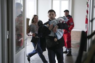 Ruská „denacifikace“ Ukrajiny v praxi: Při ostřelování Mariupolu zemřel 18měsíční chlapeček - Novinky