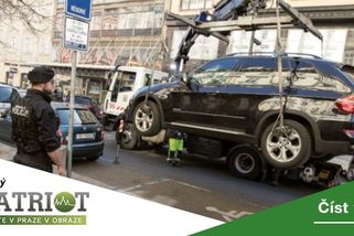 Řidič mercedesu parkoval na místech pro invalidy, prokázal se neplatným průkazem ZTP