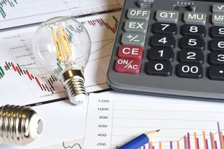 Češi šetří na energiích, někteří ale ani nevědí, kolik za ni vlastně platí - Seznam Zprávy