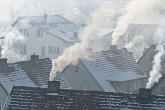 Zákaz starých kotlů už platí. Hrozí pokuta 50 tisíc korun, kontrolor může vstoupit do vaší domácnosti
