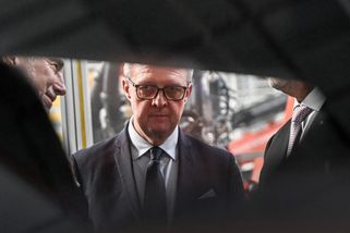 Nová obří investice v Česku, ale zase automobilka. Mercedes otevře závod v Chebu. Přinese 31 miliard do HDP, říká Havlíček - Echo24.cz