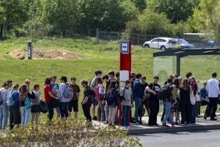 denikvektor.cz/ekonomika/pohovor-s-brigadniky-se-zvrtnul-personalistka-po-par-odpovedich-vzteky-rozbila-okno-2715.html