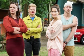 Recenze: Zalez do spacáku sází na atmosféru letních prázdnin. Doplácí na klasické primácké neduhy