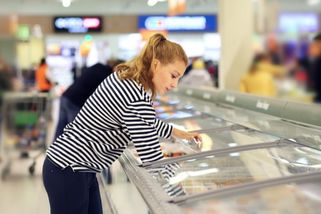 Pozor! Nemáte doma některé z těchto produktů? Při jejich konzumaci může jít o zdraví, varují řetězce a žádají o vrácení