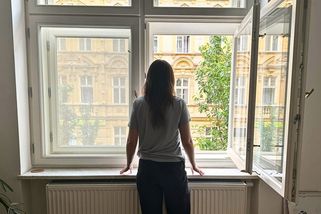 Kristýna mazaně využívá příspěvek na bydlení. Žije tak v centru města skoro zdarma