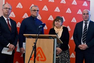 Spor o poskytnutí informací o odměnách Miroslava Kalouska v dozorčí radě Pojišťovny VZP bude dnes odpoledne pokračovat dalším soudem