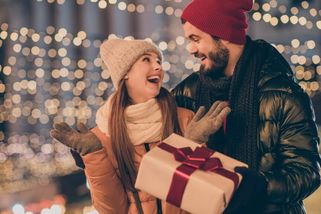 Přání „veselé Vánoce“ je diskriminující. Ocelářský...