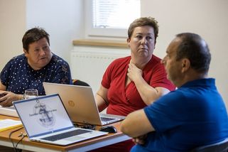 Odstupuje starostka, která okradla obec, lhala a lpěla na funkci - Seznam Zprávy