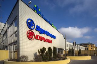 Colt dokončil nákup Synthesie. Za výrobce nitrocelulózy dal téměř 10 miliard - Seznam Zprávy